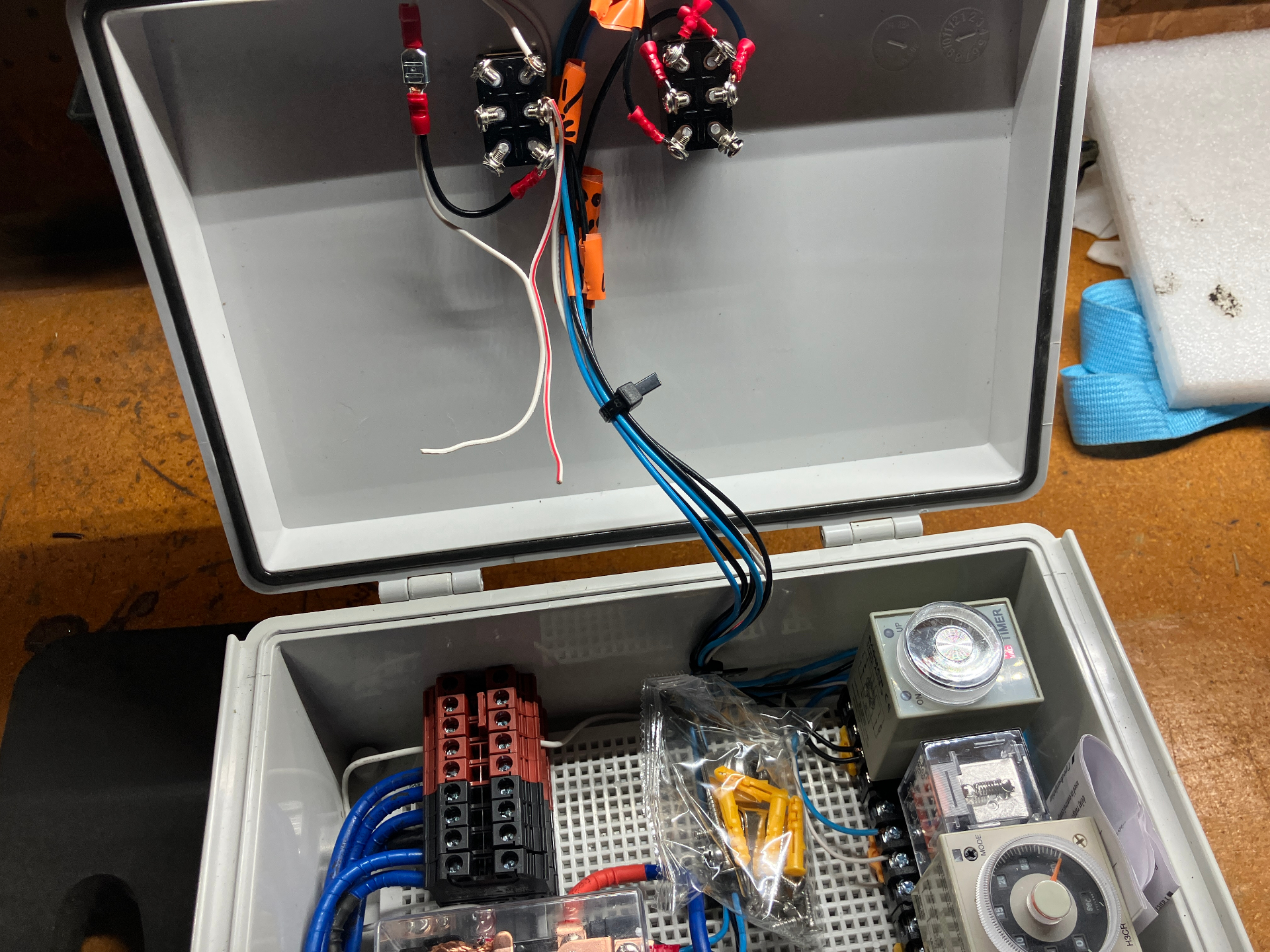 Internal wiring of the Sparxx ATS Box